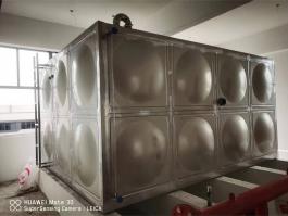 白鯨項(xiàng)目不銹鋼水箱安裝完成！